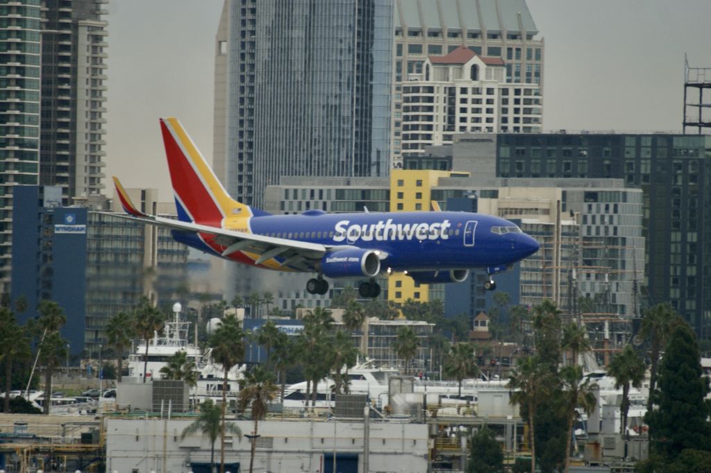 Boeing 737-700 (N489WN) - WN1214 SJD-SAN 12/17/22