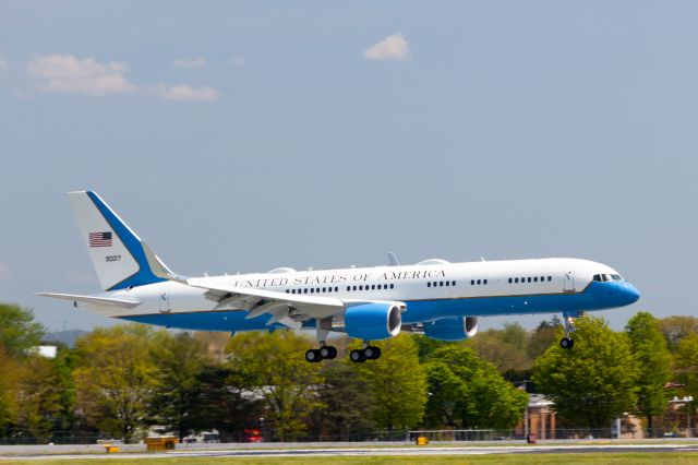 N90017 — - Air Force One landing at KABE on 14 May, 2020