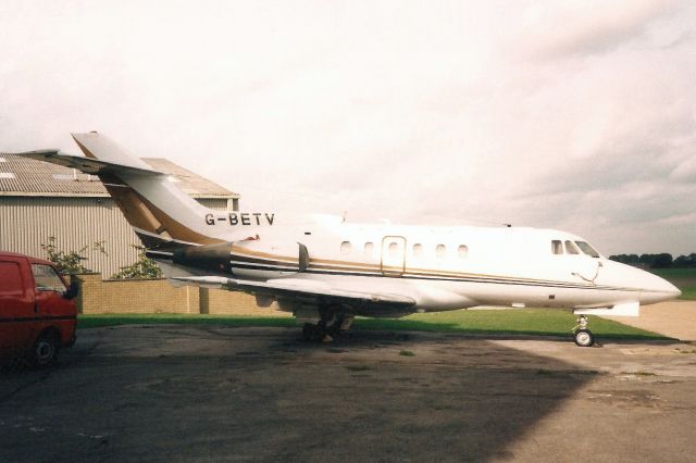 Hawker Siddeley HS-125-400 (G-BETV) - Seen here in Oct-95.br /br /Reregistered G-SUFC 7-Dec-95,br /transferred to Bermuda 9-Apr-98 as VP-BCN,br /then reregistered N128YT 17-Feb-02.br /Registration cancelled 22-Jan-09.br /Broken up at 2M1.