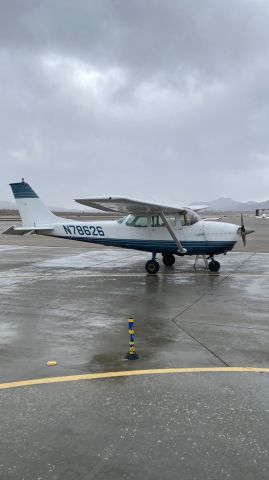 Cessna Skyhawk (N78626) - Rainy day pattern work