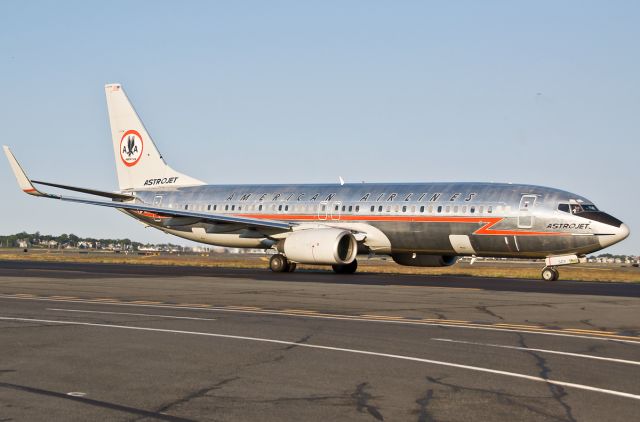 Boeing 737-800 (N951AA) - ASTROJET