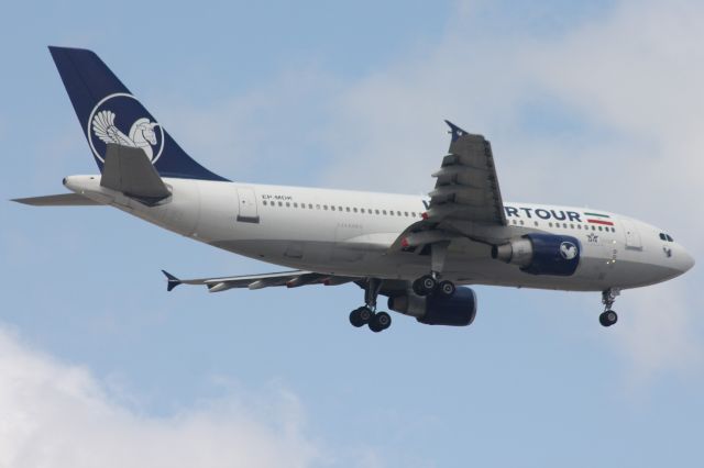 Airbus A310 (EP-MDK)