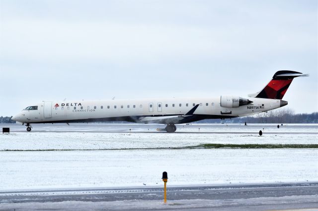 Canadair Regional Jet CRJ-900 (N897SK)