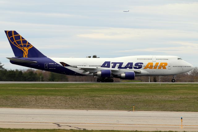 Boeing 747-400 (N480MC) - 'Giant 8819' departing to Tinker AFB, Oklahoma City, OK