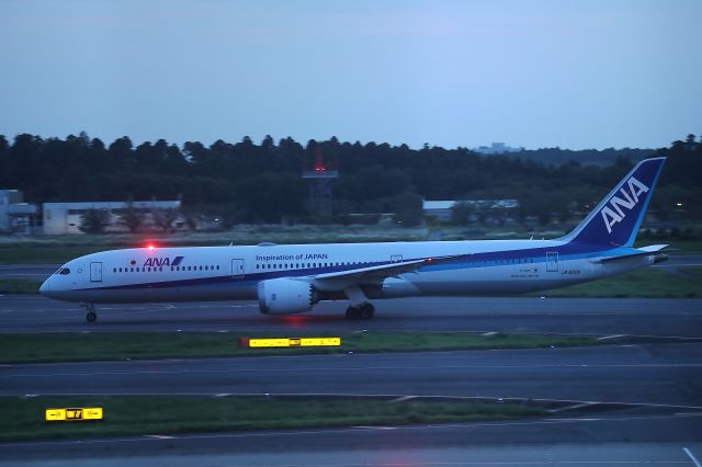 BOEING 787-10 Dreamliner (JA900A)
