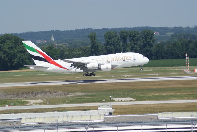 Airbus A380-800 (A6-EDK)