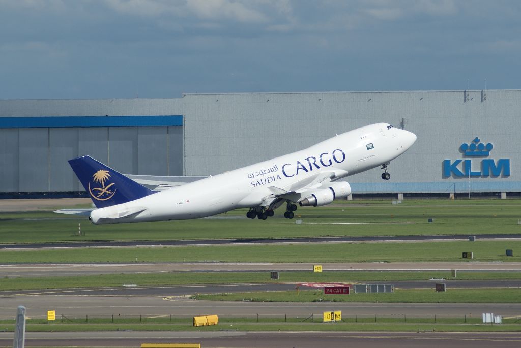 Boeing 747-400 (TC-MCT) - Saudia Cargo B747-412FSCD cn26559 Operated by ATC, take off RWY18L