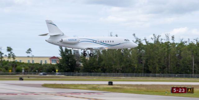 Dassault Falcon 2000 (N420LM) - landing runway 5