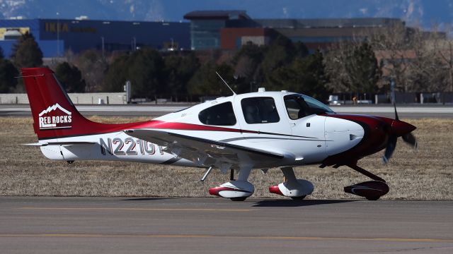 Cirrus SR-22 (N221GT)