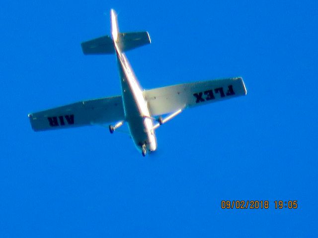 Cessna Skyhawk (N98492)