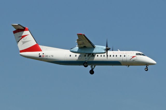 de Havilland Dash 8-300 (OE-LTG)