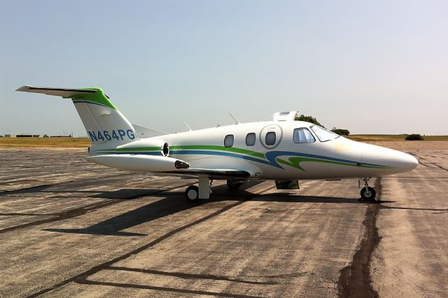 Eclipse 500 (N464PG)