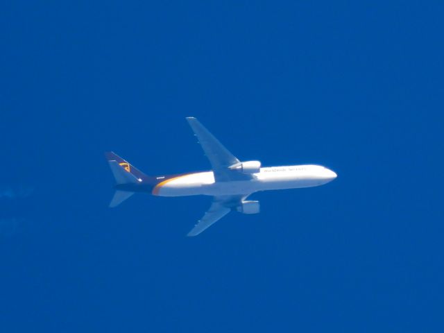 BOEING 767-300 (N369UP)