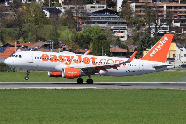 Airbus A320 (G-EZOA)