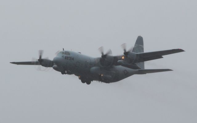 Lockheed C-130 Hercules (16-5314) - usn c-130t 165314 dep a very wet shannon airport 1/4/16.