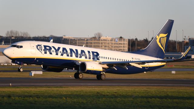 Boeing 737-800 (EI-EVL)