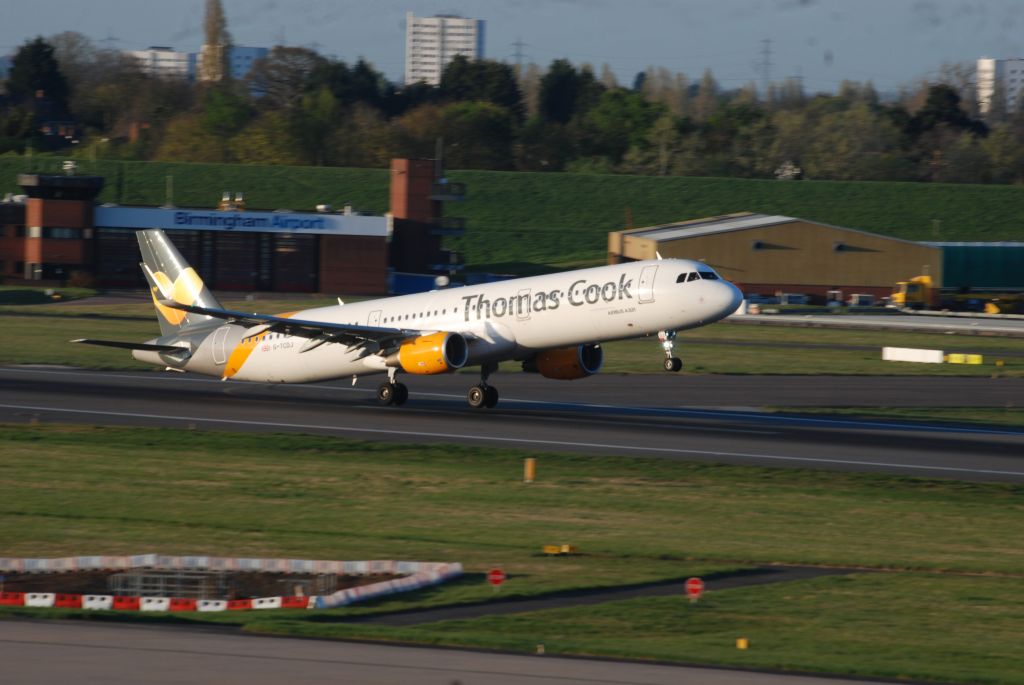 Airbus A320 (G-TCDJ)