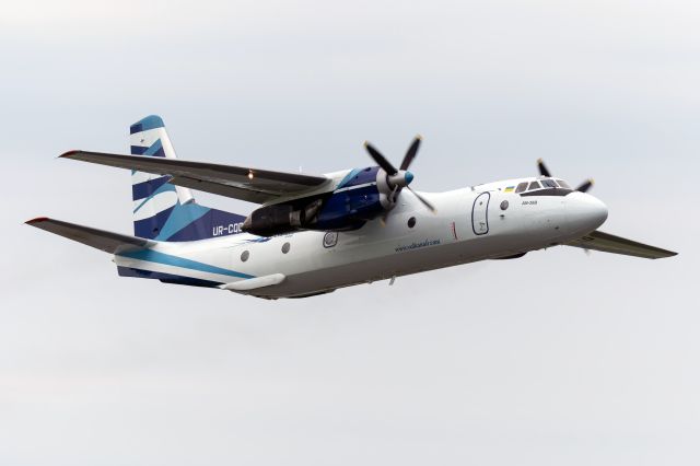 Antonov An-26 (UR-CQD)