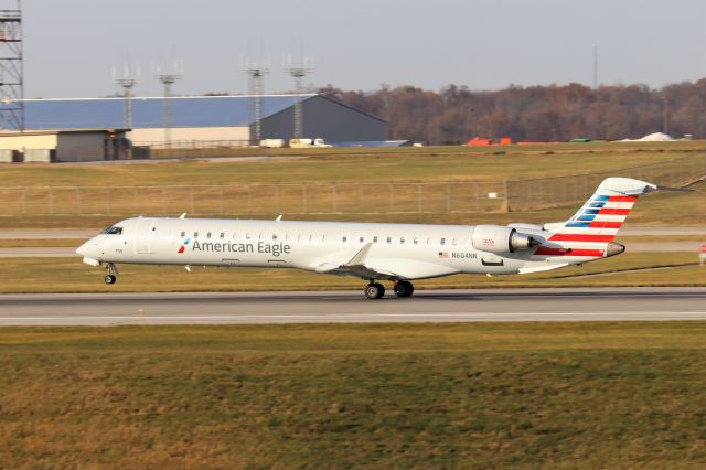 Canadair Regional Jet CRJ-900 (N604NN)