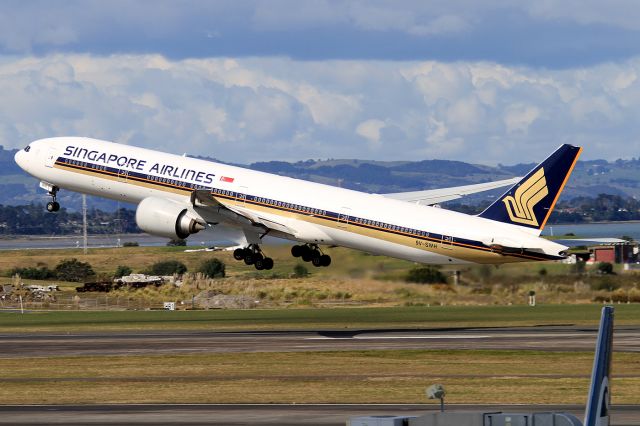 BOEING 777-300ER —