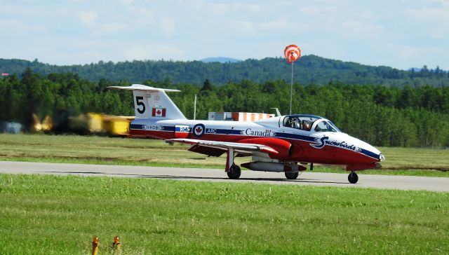 — — - Canadair CT-114 Tutor