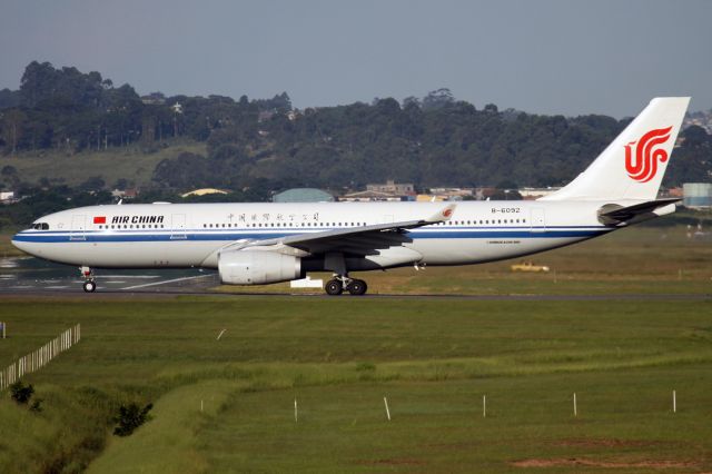 Airbus A330-200 (B-6092)