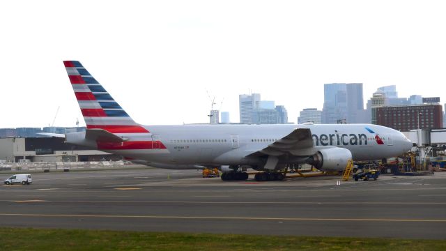 Boeing 777-200 (N795AN) - American Airlines Boeing 777-223ER N795AN in Boston 