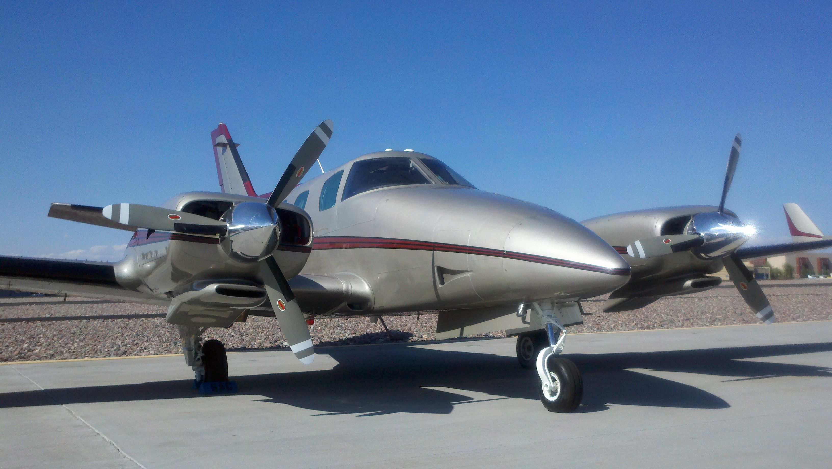 Beechcraft Duke (N120SP) - N120SP in her new colors.  Beautiful!