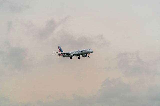 Airbus A321 (N917UY)