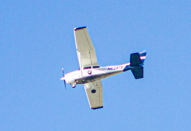 Cessna Skyhawk (N63419)