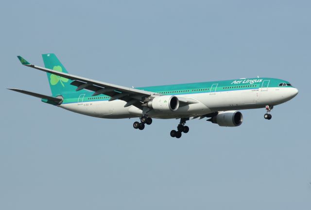 Airbus A330-300 (EI-DUZ)