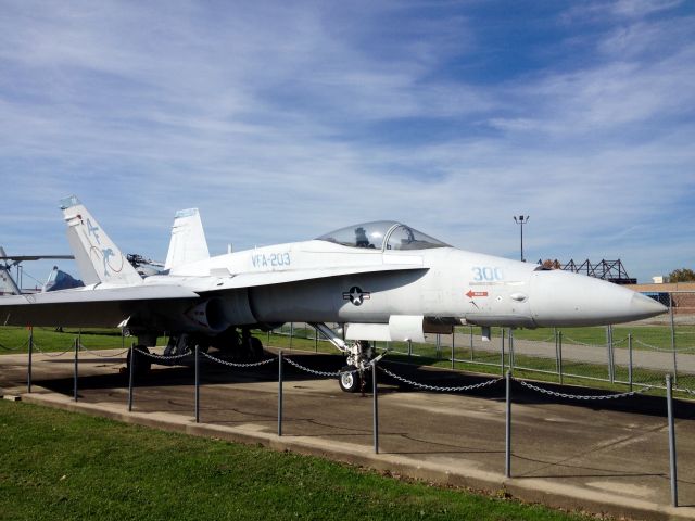 McDonnell Douglas FA-18 Hornet (16-2436)