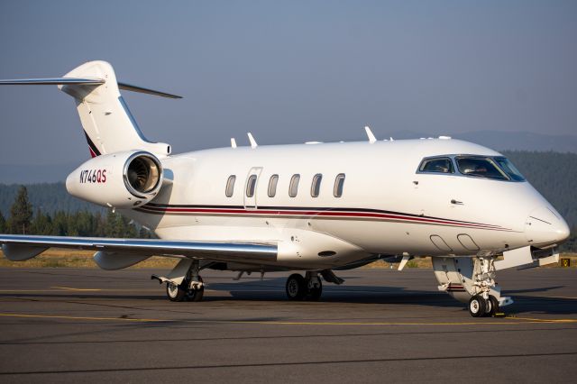 Canadair Challenger 350 (N746QS) - EJA746