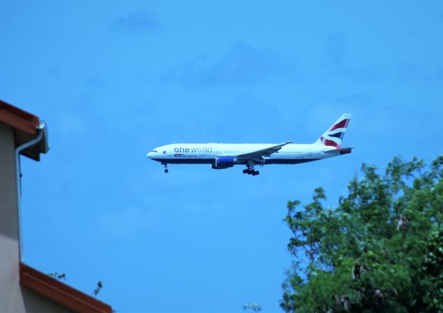 Boeing 777-200 (G-YMMF)