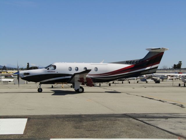 Pilatus PC-12 (N464TT) - Taxiing to RWY 24