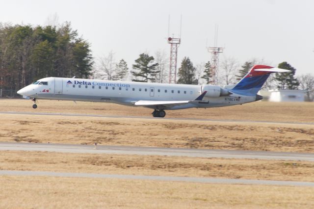 Canadair Regional Jet CRJ-200 (N71BEV)