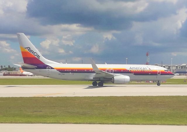 Boeing 737-800 (N917NN) - Departing to Robert L. Bradshaw