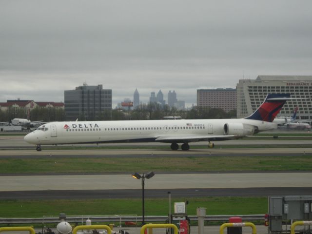 McDonnell Douglas MD-88 (N902DA)