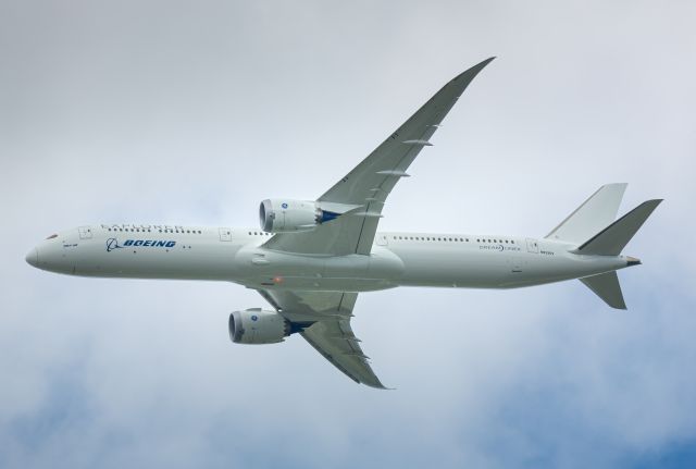 BOEING 787-10 Dreamliner (N8290V)