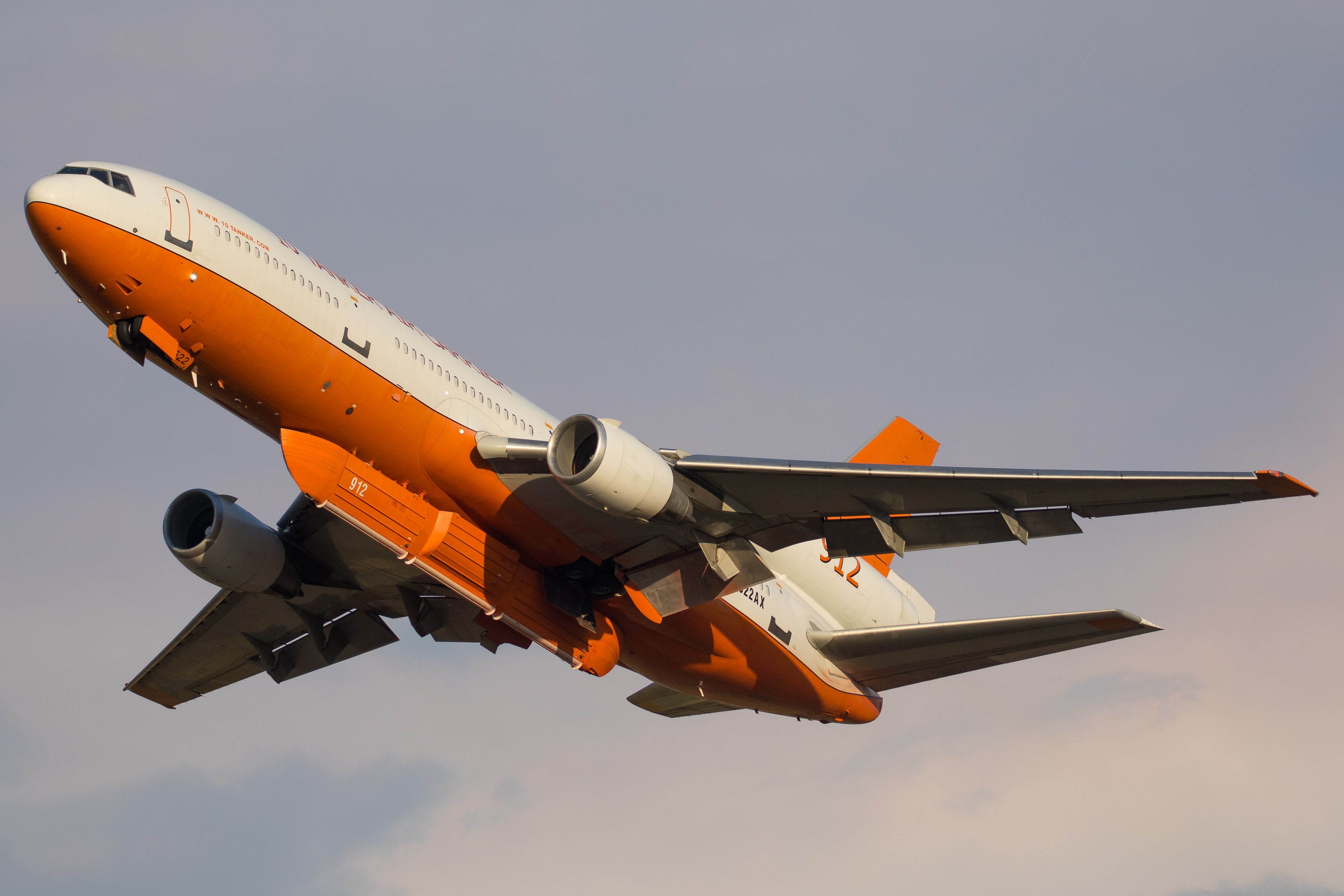 McDonnell Douglas DC-10 (N522AX) - Departing MFR for a new fire near Madras, OR July 26th, 2020