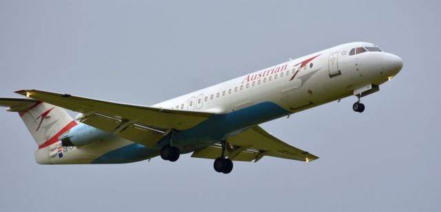 Fokker 100 (OE-LVL)