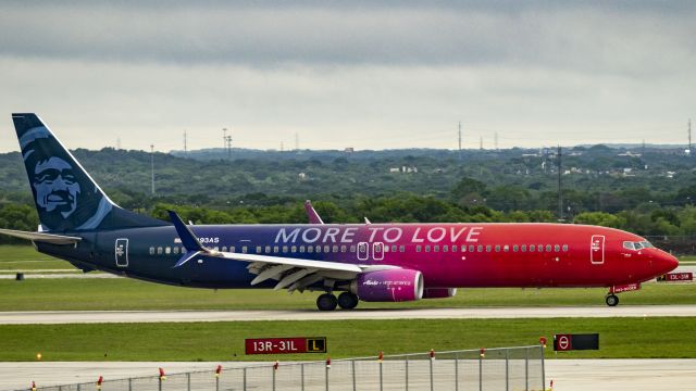 Boeing 737-900 (N493AS) - More to Love special arriving 13R