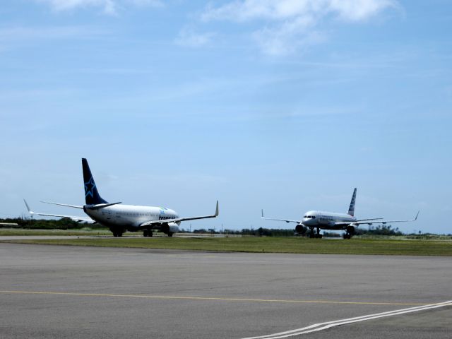Boeing 737-800 (F-GZHJ)