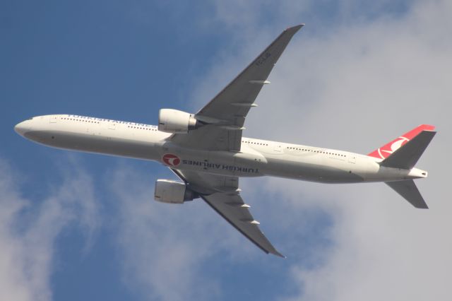 BOEING 777-300ER (TC-LJG)
