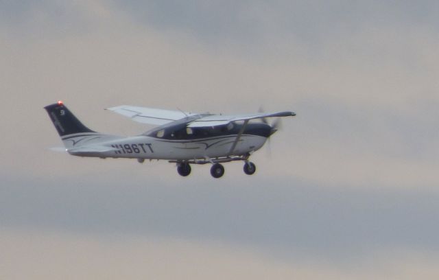 Cessna T206 Turbo Stationair (N196TT) - Shown here is a Stationair T206H a moment from departure in the winter of 2017.