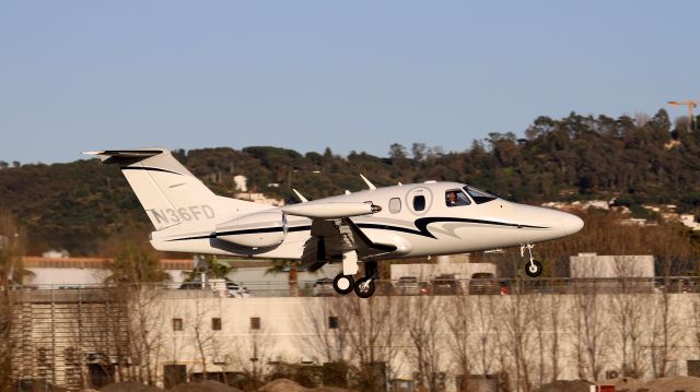 Eclipse 500 (N36FD)