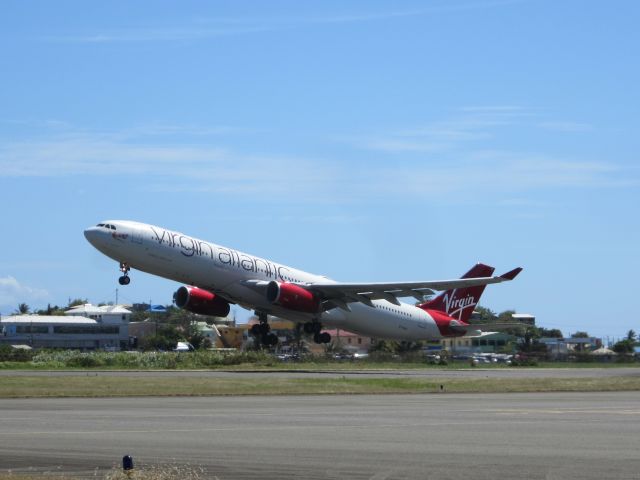 Airbus A330-300 (G-VLUV)