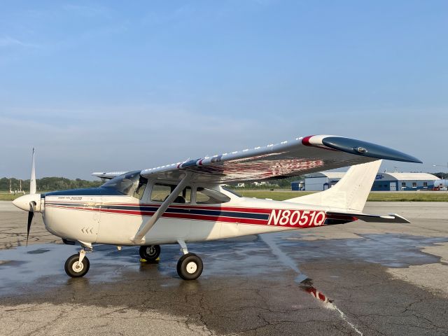 Cessna Skylane (N8051Q)