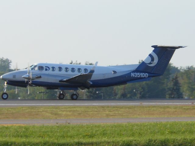 Beechcraft Super King Air 300 (N351DD)