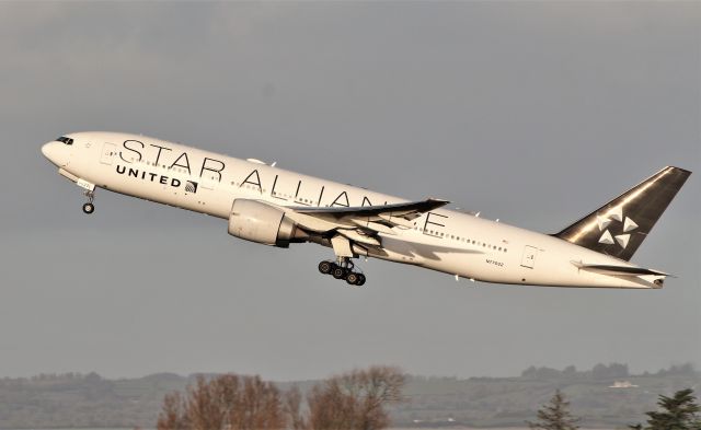 Boeing 777-200 (N77022) - united b777-224er n77022 dep shannon for frankfurt 12/1/20.